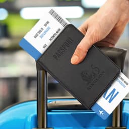 Explorer Passport Wallet - image 4